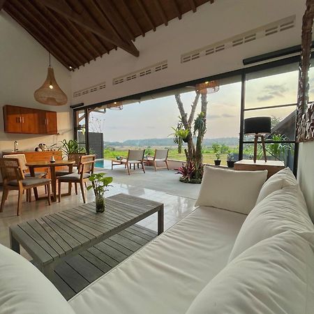 Boutique Villa Jogja Senang Putjung Exteriör bild