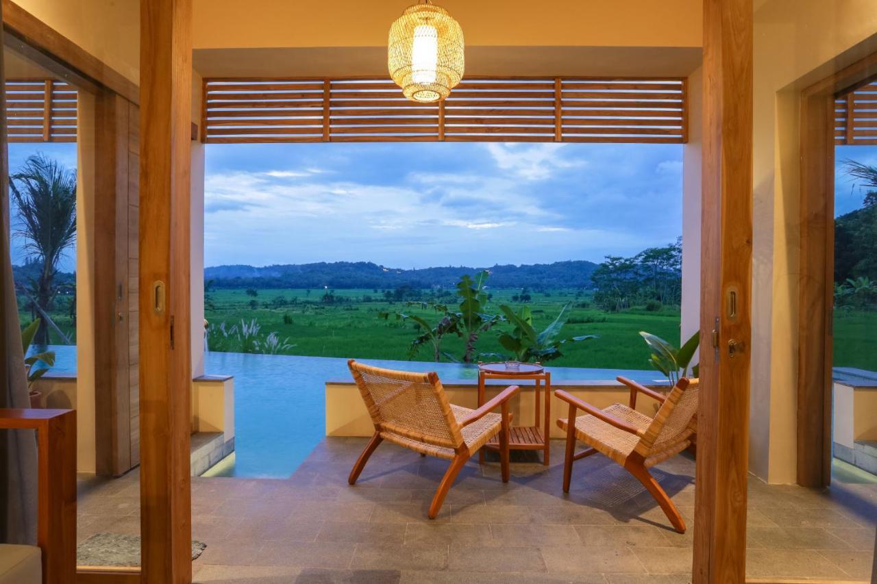 Boutique Villa Jogja Senang Putjung Exteriör bild